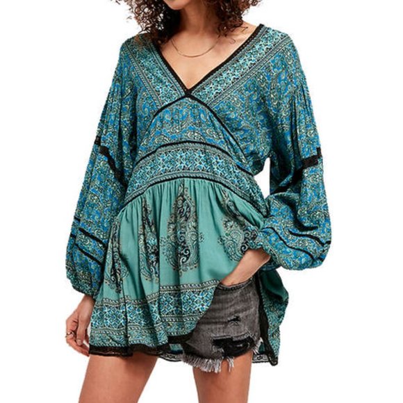 Free People Tops - Free People Luna Scarf Print Lace Trim Tunic